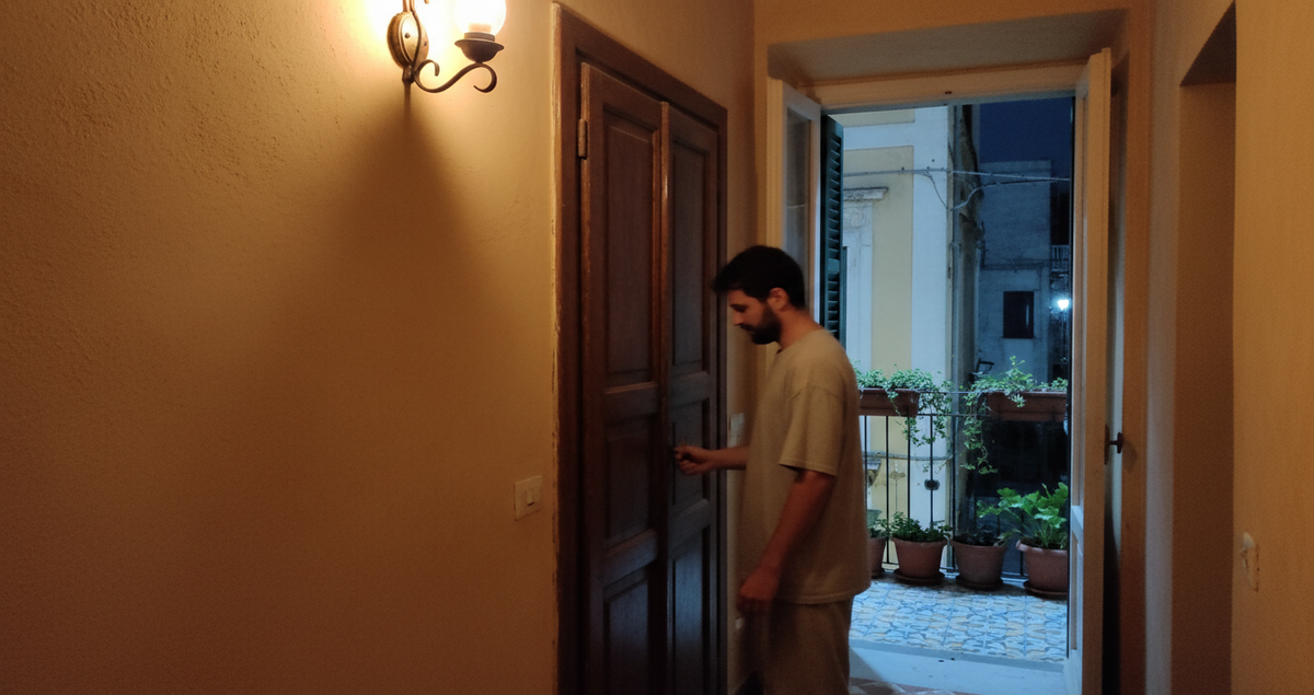 chi-dorme-con-la-porta-della-camera-chiusa