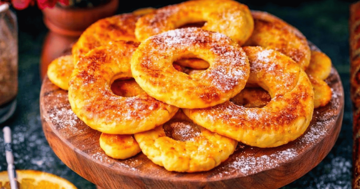 Frittelle di mele velocissime: croccanti fuori, morbide dentro e pronte in soli 10 minuti senza lievitazione, ideali per merende o dolci dell’ultimo minuto